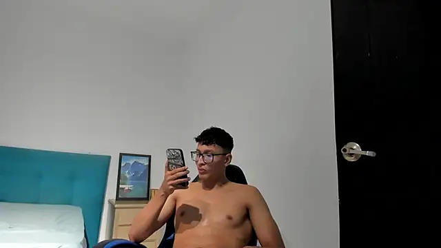 chriss_jones1 live cam on StripChat