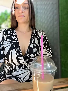 crazytori (F young) - Take off bra in cafe LT🎁