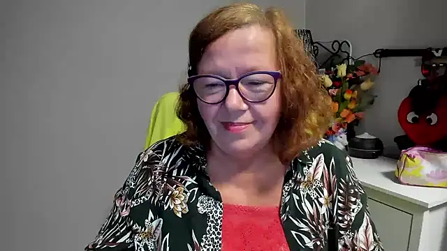 Adelewildx live cam on StripChat