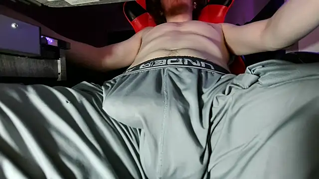 dick_and_muscles (M young) - Cum at gaol or in pvt