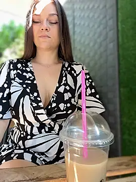 crazytori (F young) - Take off bra in cafe LT🎁