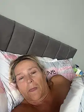 Blondnboujee53
