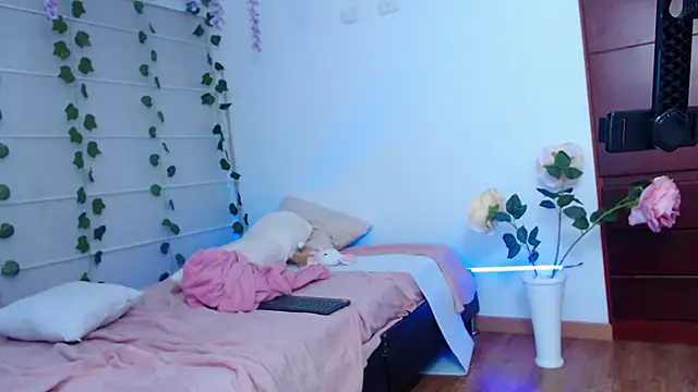 sarabubbie (Ask my age) - Get naked