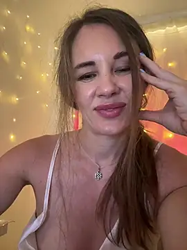 LucieMack live cam on StripChat