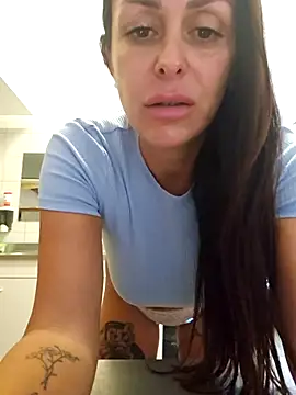 AmandaArt live cam on StripChat