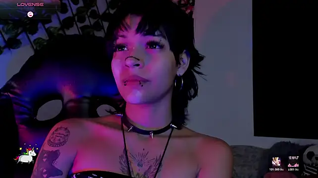 Anny_Kiitty live cam on StripChat