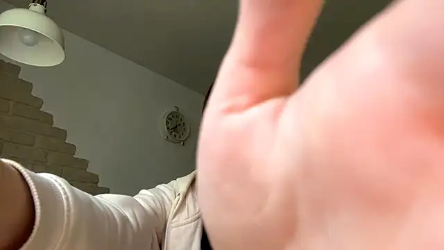 ZaraGuyette live cam on StripChat
