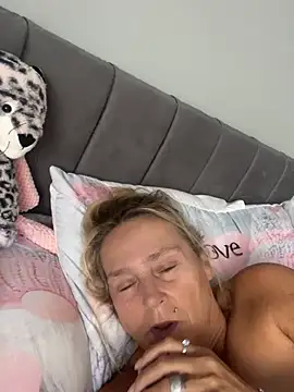 blondnboujee53