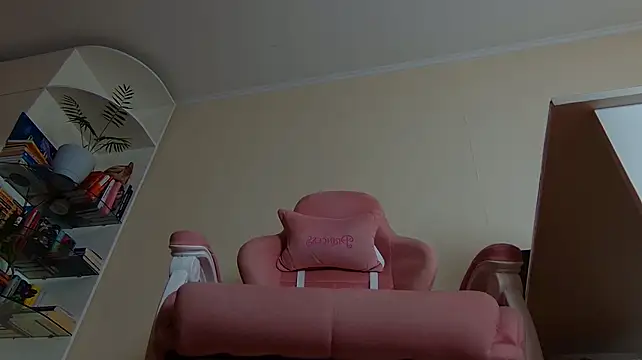 Jules_Queen live cam on StripChat