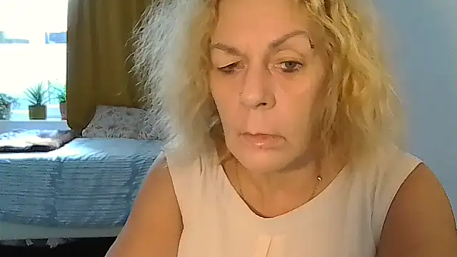 belgianshantie live cam on StripChat