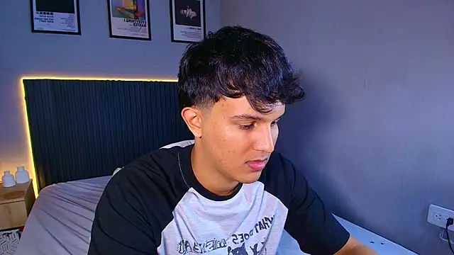 Leo_Savage_ live cam on StripChat