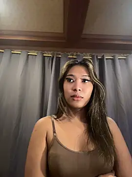 hugecock_tamira live cam on StripChat