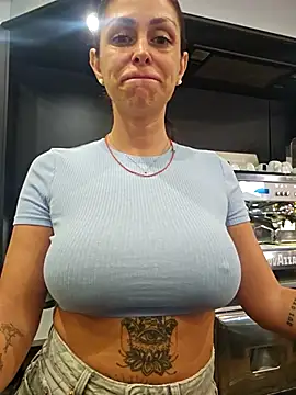 AmandaArt Live Webcam on Stripchat