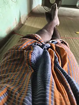 SILENT_FUCKER_01 live cam on StripChat