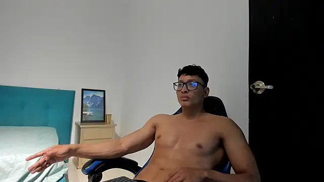 chriss_jones1 live cam on StripChat