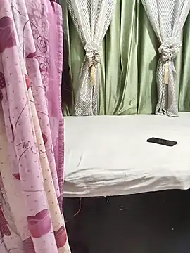Shalu_G live cam on StripChat