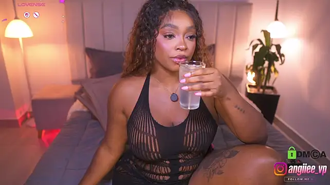 nicoletth18 (F young) - fuck pussy in missionary+cum+squirt+ride