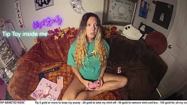 nikki_juggs live cam on StripChat