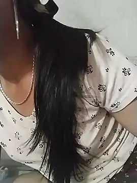 Helen-nn live cam on StripChat