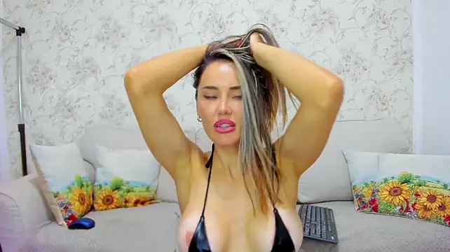 MissLexxy1 live cam on StripChat