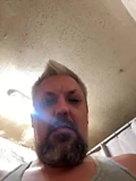 tank32s live cam on StripChat
