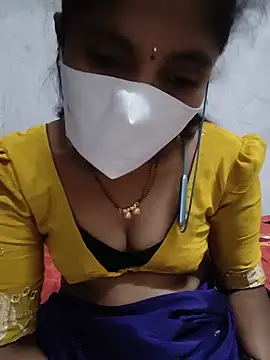 deepa-telugu143 (F milf) - Boobs oil massag in public