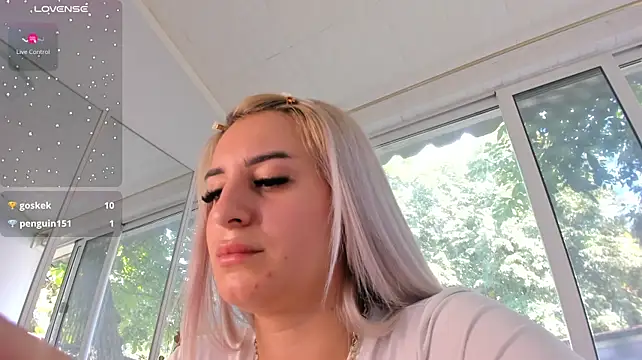 Ella_Vee