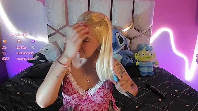 Amanda_klaire live cam on StripChat