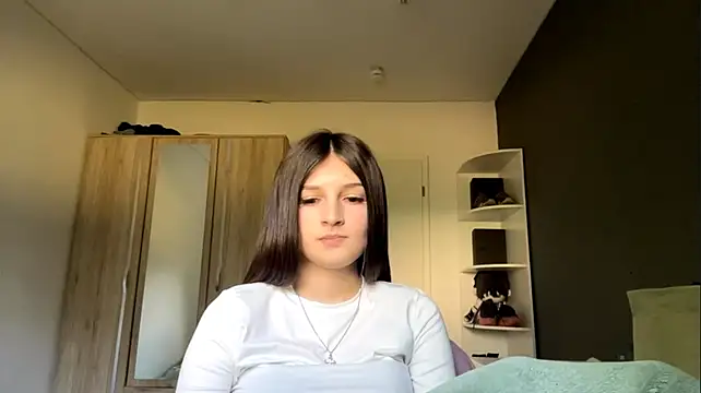 SpanishRooter live cam on StripChat