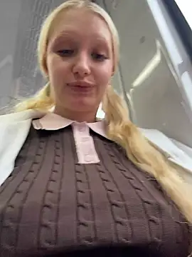 Elfi_InPublic