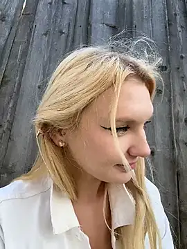 AmmyInPublic webcam