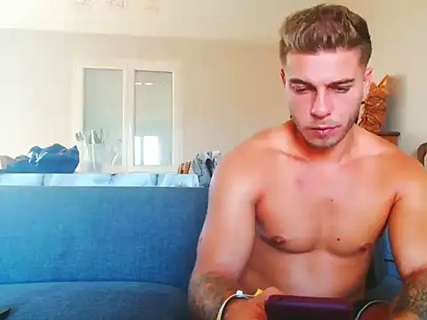 Elkafit28 live cam on StripChat