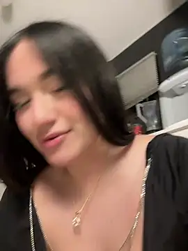 kevin_hotgirls