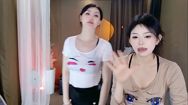 Banana-Milk69 live cam on StripChat