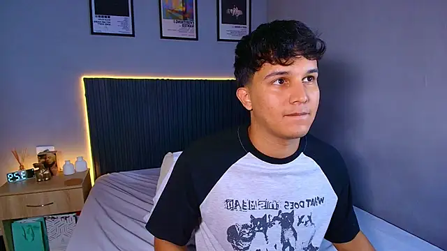 Leo_Savage_ live cam on StripChat