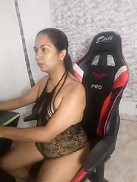 Zarinamoon live cam on StripChat