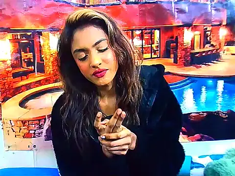 IndianPretty14u2Luv live cam on StripChat