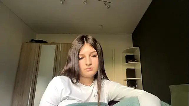 SpanishRooter live cam on StripChat