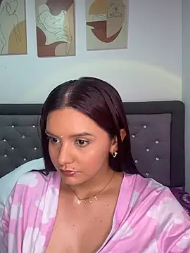 Melanyprada momentopname van live room op Stripchat