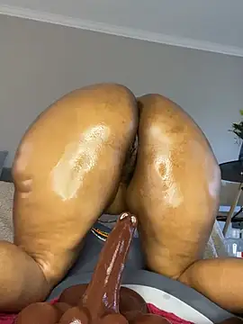 CurvyDesire1