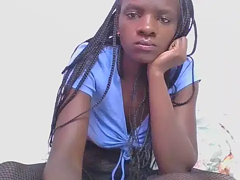 ebonypetite2