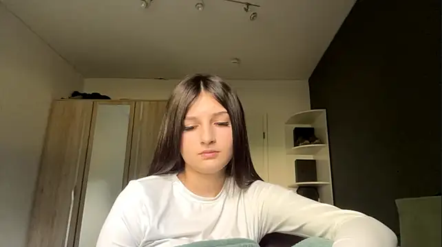 SpanishRooter live sex cam