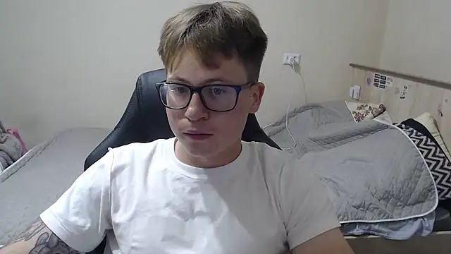 Maxxxgayboy live sex cam