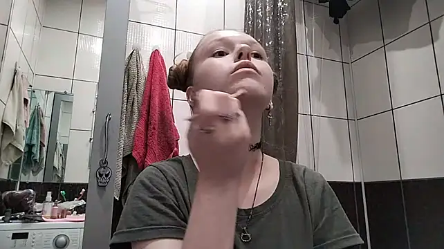 MandieMorishita webcam