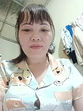 Sana-vn live cam on StripChat