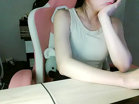 lucienguyen live cam on StripChat