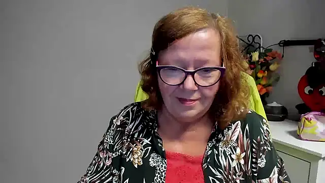 Adelewildx live cam on StripChat