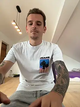 huge_cock22cm (Ask my age) - Ler's have fun!