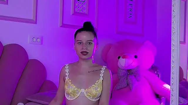 Bonnye_Bee