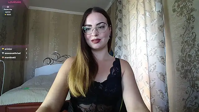 Flora_kisss live cam on StripChat
